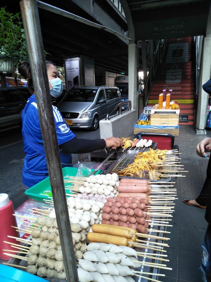 Badu Sukhumvit Dormitory Bangkok Eksteriør bilde