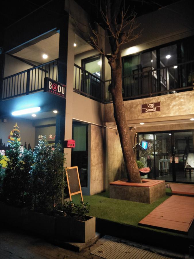 Badu Sukhumvit Dormitory Bangkok Eksteriør bilde