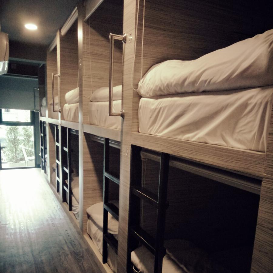 Badu Sukhumvit Dormitory Bangkok Eksteriør bilde