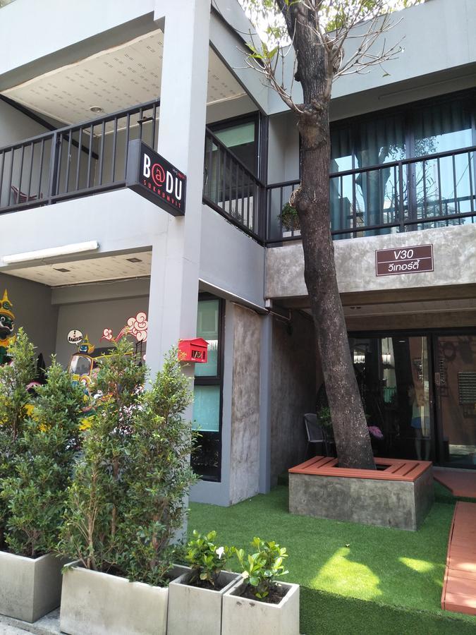 Badu Sukhumvit Dormitory Bangkok Eksteriør bilde