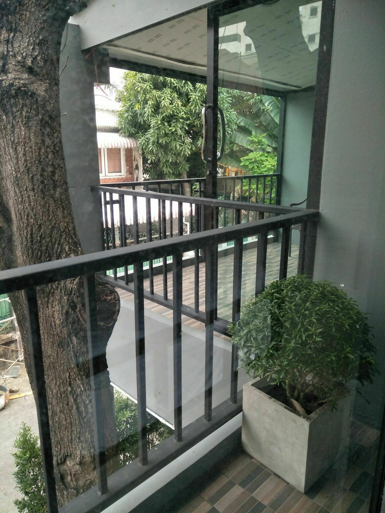 Badu Sukhumvit Dormitory Bangkok Eksteriør bilde