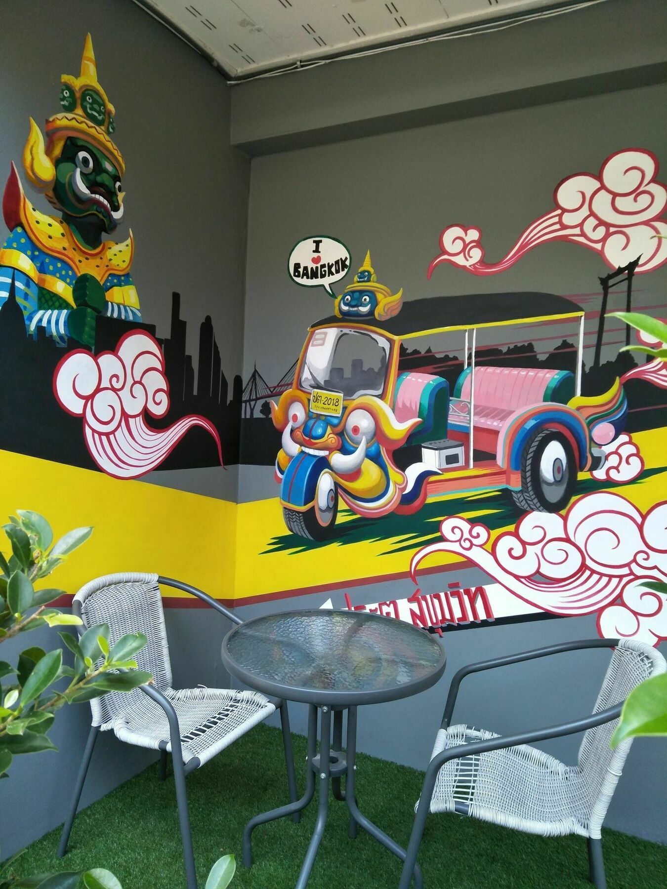 Badu Sukhumvit Dormitory Bangkok Eksteriør bilde