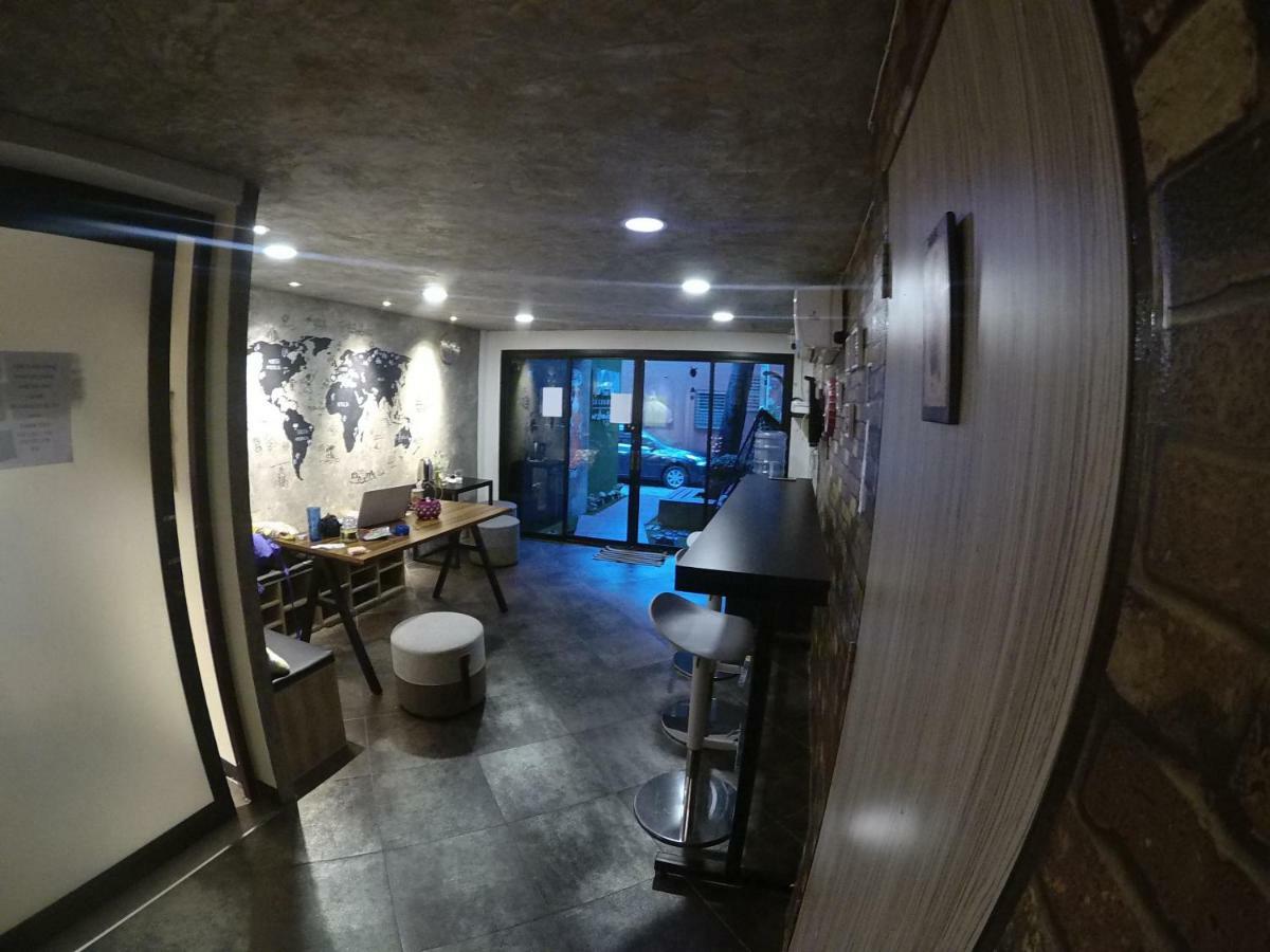 Badu Sukhumvit Dormitory Bangkok Eksteriør bilde